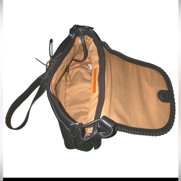 NEW HOBO BRIO CROSSBODY BAG BLACK LEATHER - Picture 8 of 16